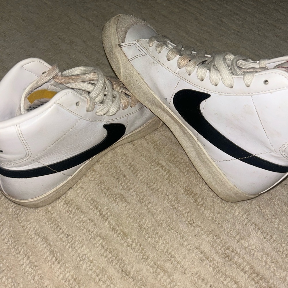 Nike White and Black High-Tops